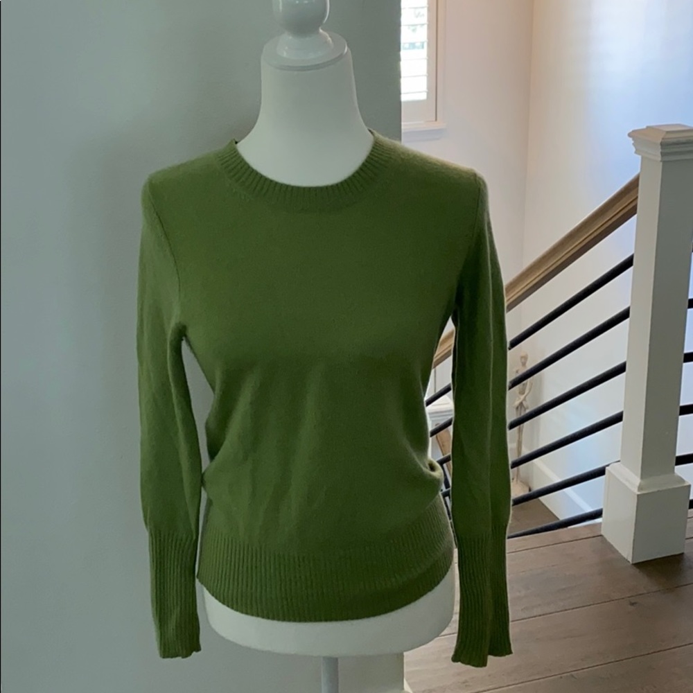 Theory 100% cashmere sweater